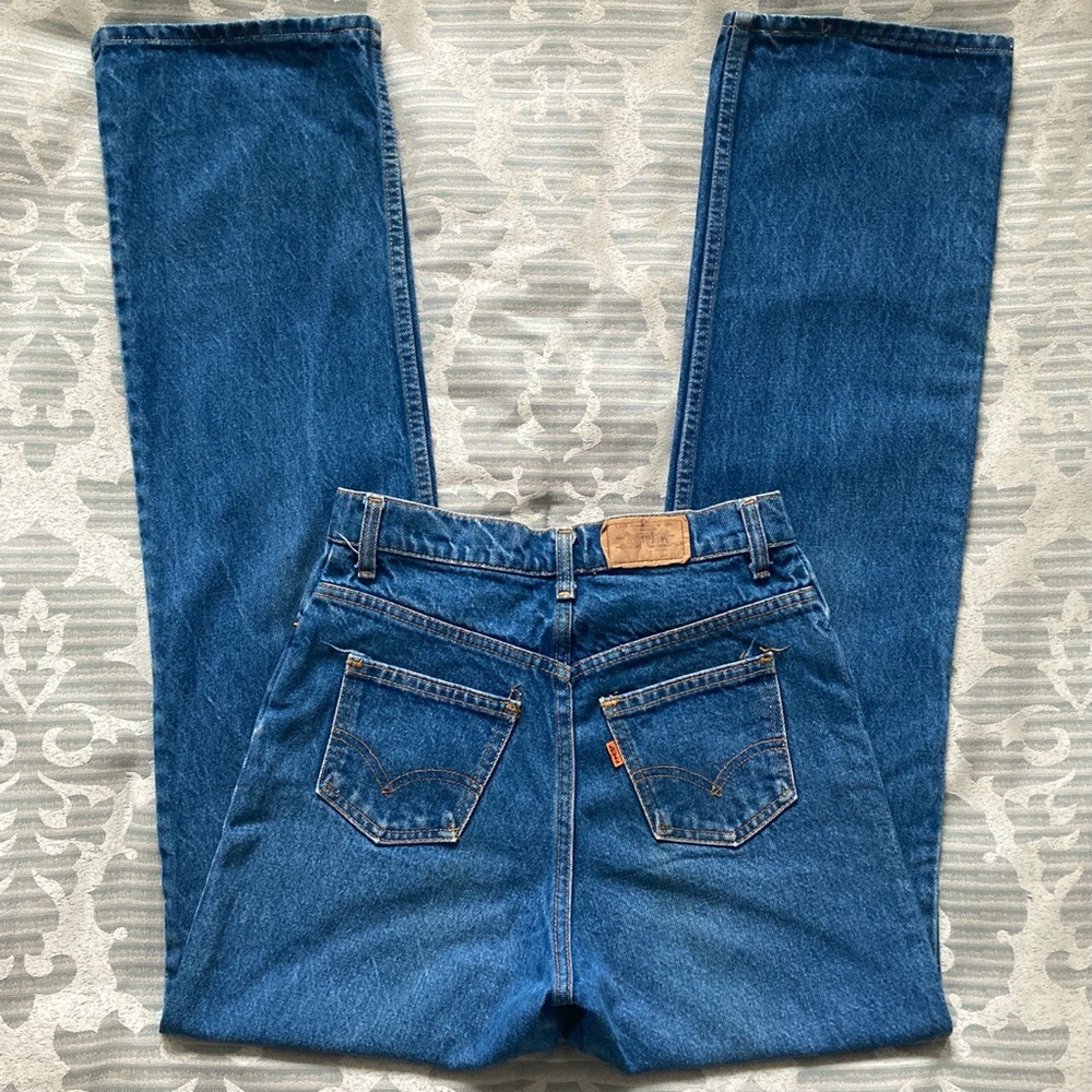 VTG 1970s High Waisted Medium Wash LEVI’S Bell Bottom Jeans 🔔